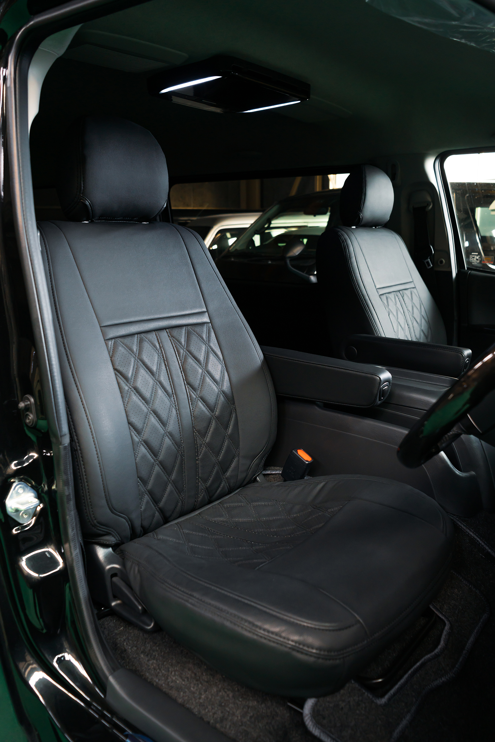 EXTRA ARMREST for HIACE ｜エクストラ アームレスト for ハイエース 